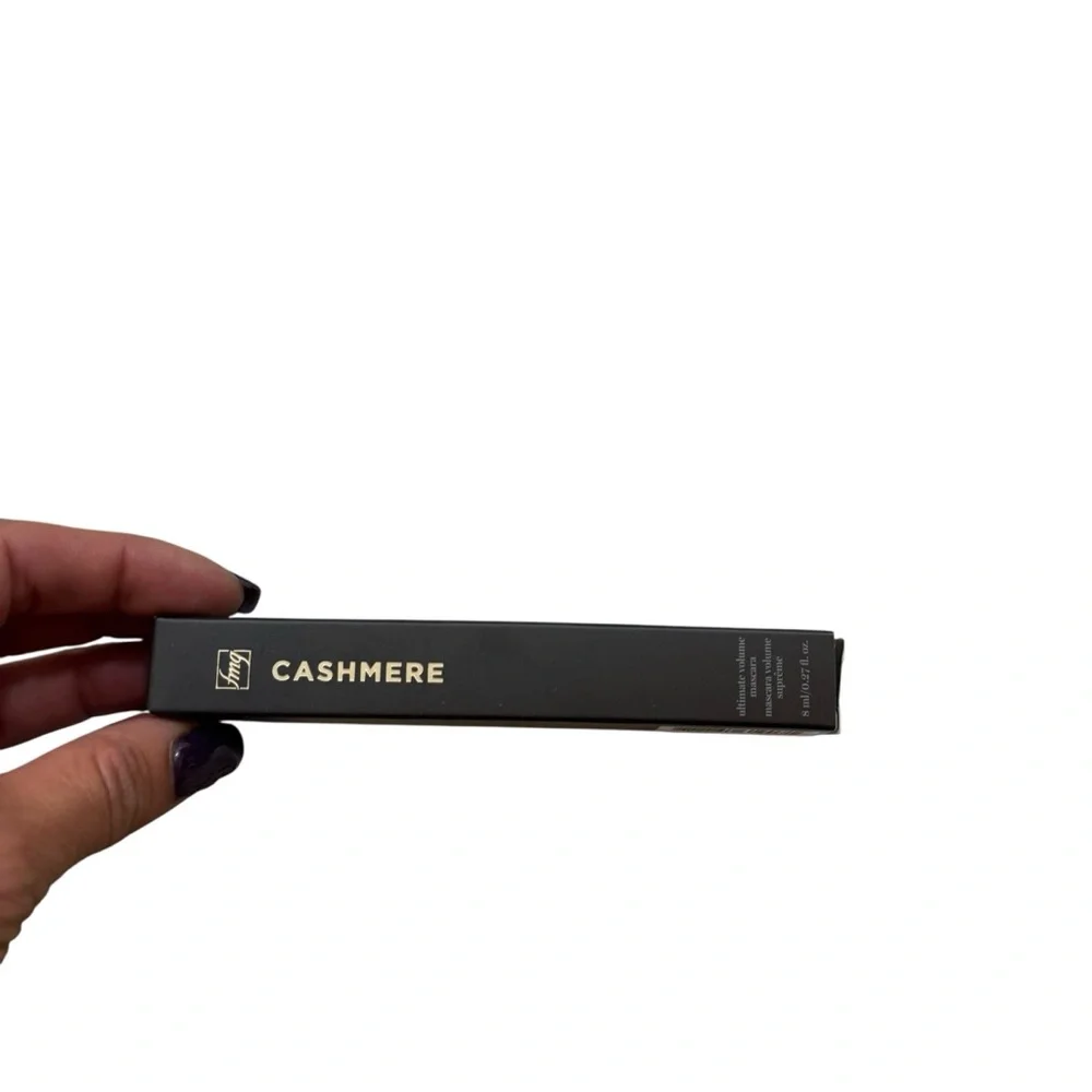 Brand new in Box Avon FMG Cashmere Ultimate‎ Volume Mascara Black